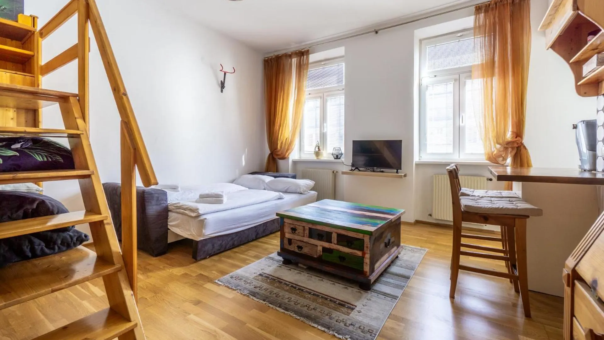 Next To Stadthalle & Westbahnhof Vienna 0*,  Austria